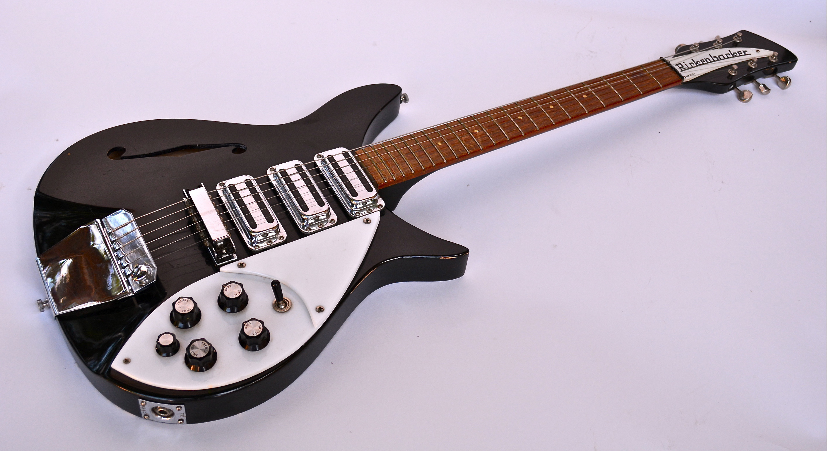 1966 Rickenbacker 325 (John Lennon)